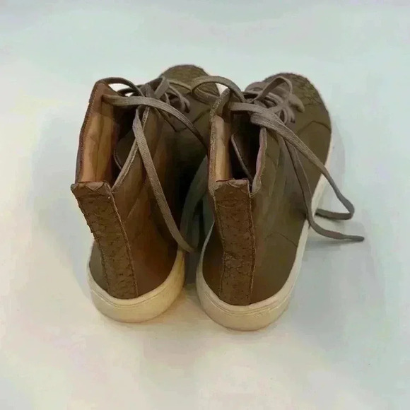 NWOT size 6 KAANAS high tops. Brown w/ snakeskin accent. - Picture 4 of 7